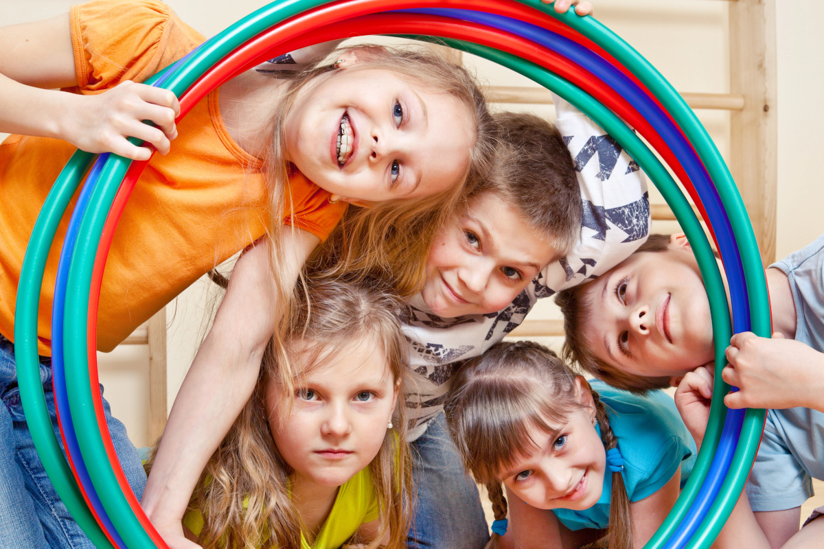 Kinder, unbeschwert im Freien
